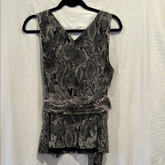 Express snake print Sleeveless Blouse / top / Shirt, Large - Picture 5 of 12